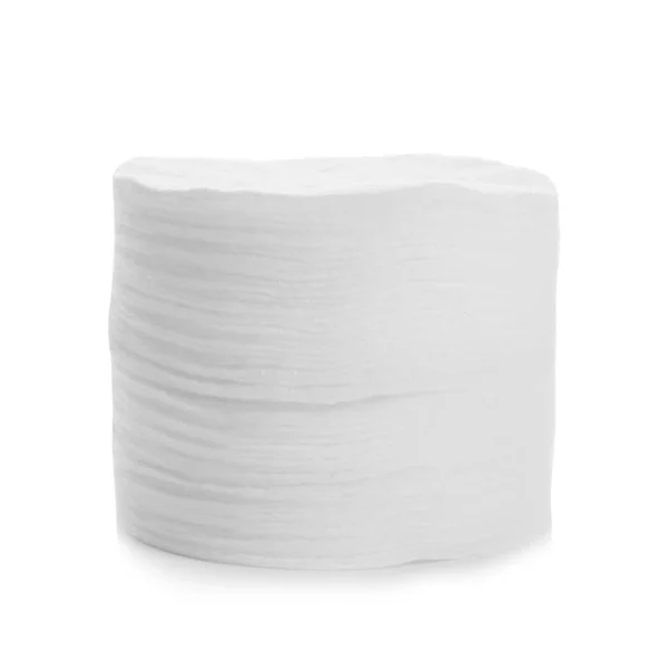 Pila di batuffoli di cotone isolati su bianco — Foto Stock