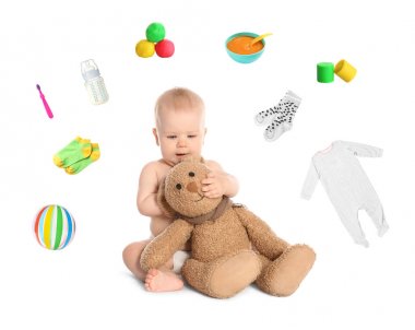 Beyaz arka planda sevimli bebek ve farklı uçan aksesuarlar
