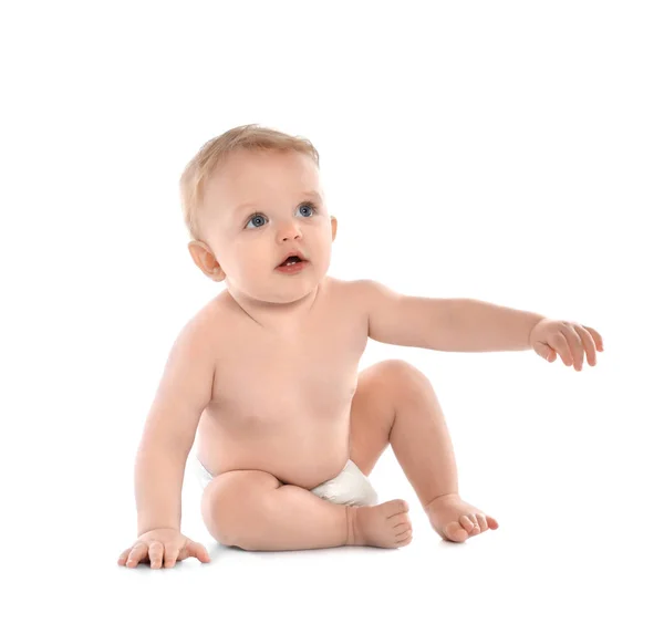 Schattige kleine baby op witte achtergrond. Crawlsysteem tijd — Stockfoto