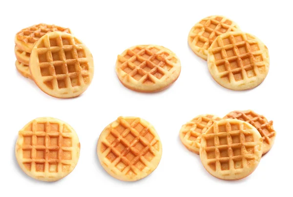 Beyaz arka planda lezzetli waffle seti — Stok fotoğraf