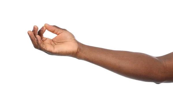 Hombre afroamericano mostrando gyan mudra sobre fondo blanco, primer plano —  Fotos de Stock