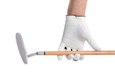 Beyaz arka planda golf sopasını tutan adam, yakın çekim