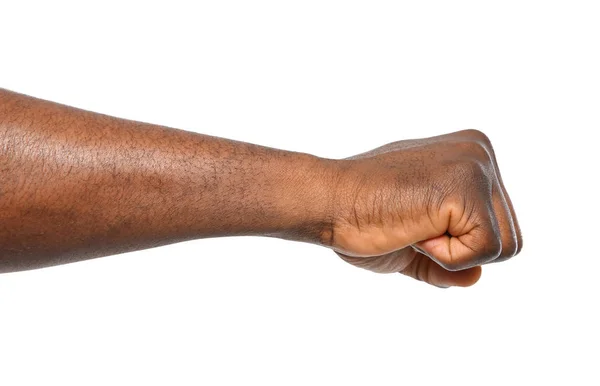अफ्रीकी अमेरिकी आदमी सफेद पृष्ठभूमि पर मुट्ठी दिखा रहा है, क्लोजअप — स्टॉक फ़ोटो, इमेज