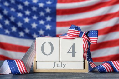 Tahta takvimde Usa bayrağına karşı fiyonk var. Bağımsızlık Gününüz kutlu olsun.