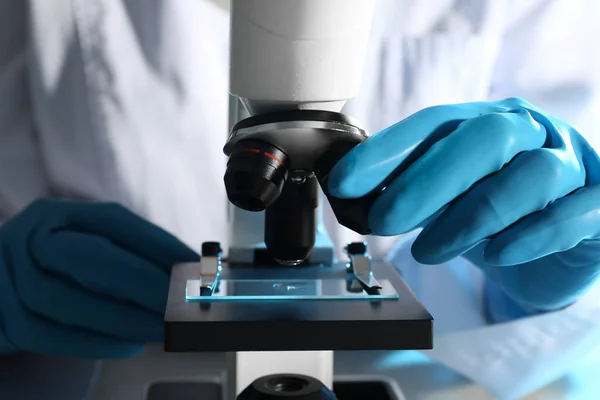 Scientist working with modern microscope, closeup. Chemical research — Stock Photo, Image