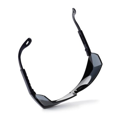 Beyaz arka planda koruyucu gözlükler. İnşaat aleti