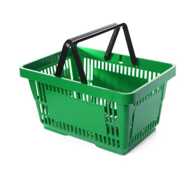 Beyaz arka planda renkli plastik alışveriş sepeti