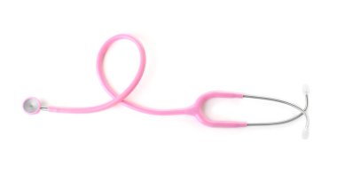 Beyaz arka planda stetoskop, üst görünüm. Tıbbi cihaz