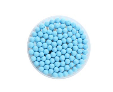 Beyaz arka plan üzerinde pamuklu bezli plastik kap, üst görünüm