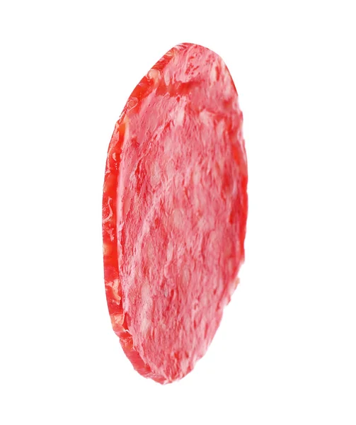 Вирізати свіжу смачну ковбасу на білому тлі — стокове фото