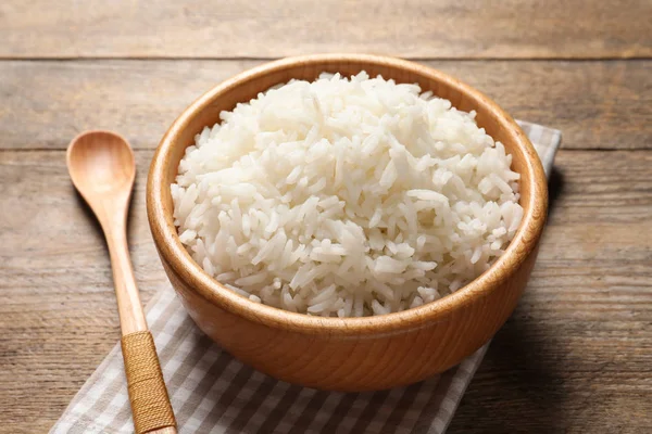 Tazón de arroz delicioso en la mesa de madera —  Fotos de Stock