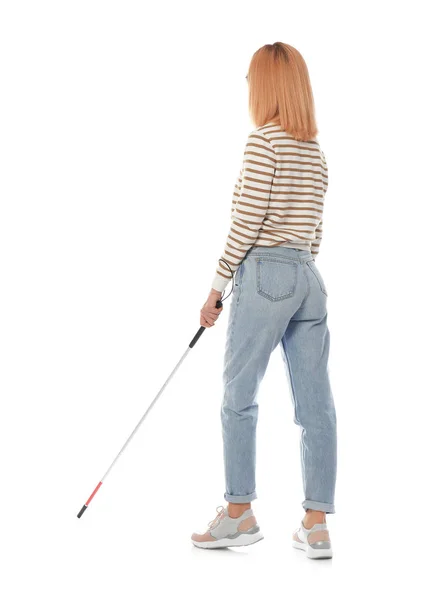 Blinde persoon met lange riet lopen op witte achtergrond — Stockfoto