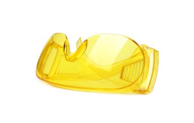 Beyaz arka planda koruyucu gözlükler. İnşaat aleti