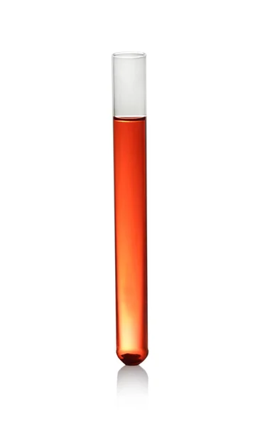 Tubo de teste de líquido colorido isolado em branco. Química da solução — Fotografia de Stock