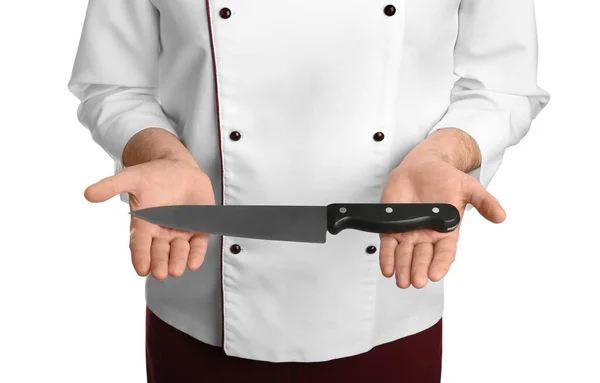 Chefskock håller ren vass kniv på vit bakgrund, närbild — Stockfoto