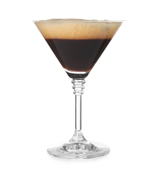 Copo de Espresso Martini sobre fundo branco. Coquetel de álcool — Fotografia de Stock