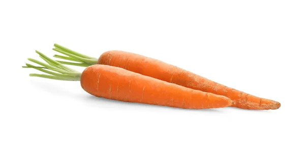 Свіжа стигла морква на білому тлі. Здоровий овоч — стокове фото
