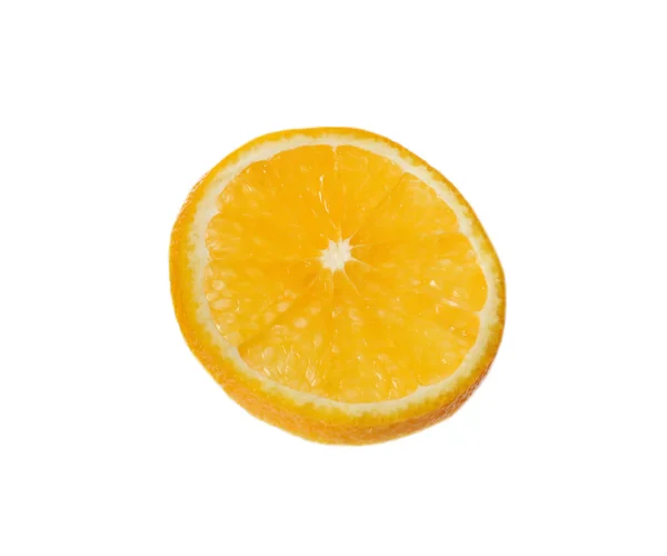 Rebanada de naranja madura sobre fondo blanco — Foto de Stock