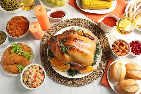 Delicious festive dinner with roasted turkey on table, flat lay — Stock Photo, Image