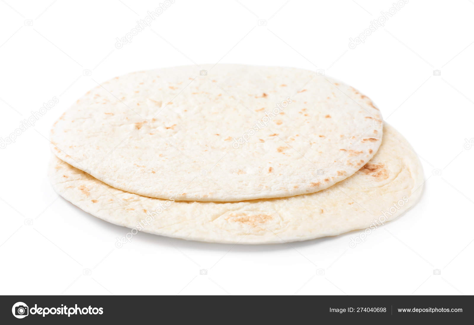 Tortillas de maíz sobre fondo blanco. Pan sin levadura fotografía de