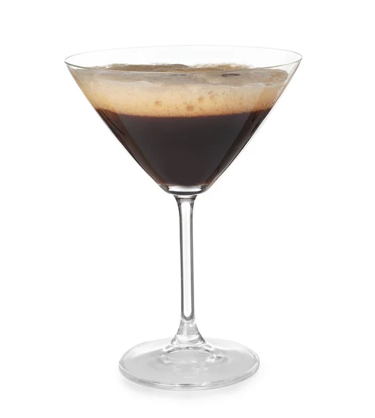 Beyaz arka planda bir bardak espresso martini. Alkol kokteyli — Stok fotoğraf