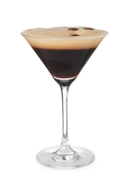 Glas espresso Martini på vit bakgrund. Alkohol cocktail — Stockfoto