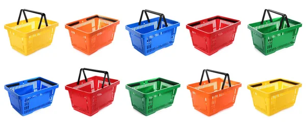 Set van verschillende plastic boodschappenmanden op witte achtergrond — Stockfoto