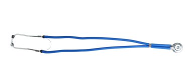 Beyaz arka planda stetoskop, üst görünüm. Tıbbi cihaz