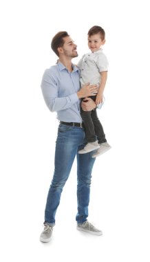 Beyaz üzerinde izole baba ve oğlu portresi