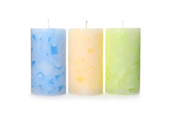 Τρία κεριά χρώματος κερί σε λευκό φόντο — Φωτογραφία Αρχείου