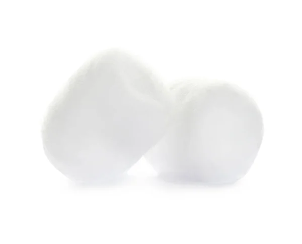 Kulki z puszystej bawełny na białym tle — Zdjęcie stockowe