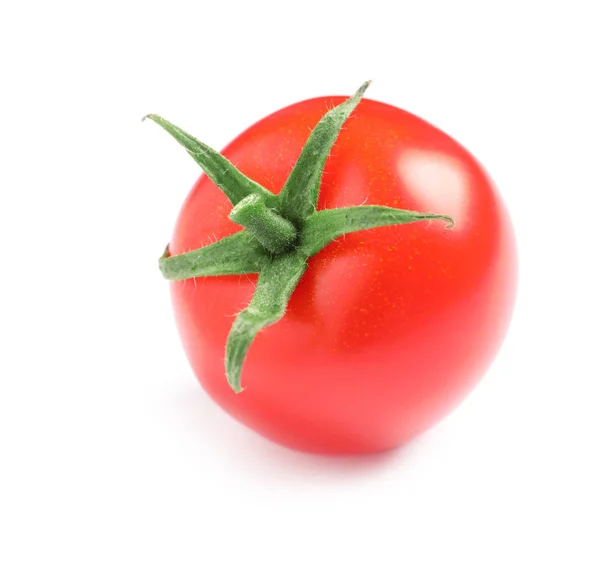 Tomate cereja orgânico fresco isolado em branco — Fotografia de Stock