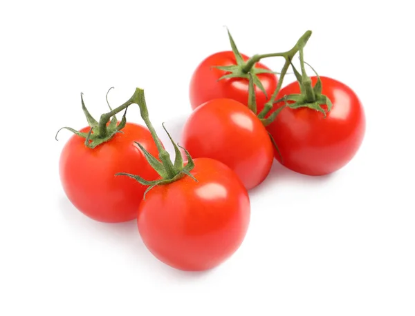 Tomates cereja orgânicos frescos isolados em branco — Fotografia de Stock