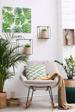 Egzotik houseplants ile şık modern oda iç