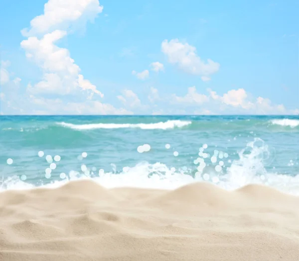 Beautiful view of sandy beach on sunny summer day — Stock Photo, Image