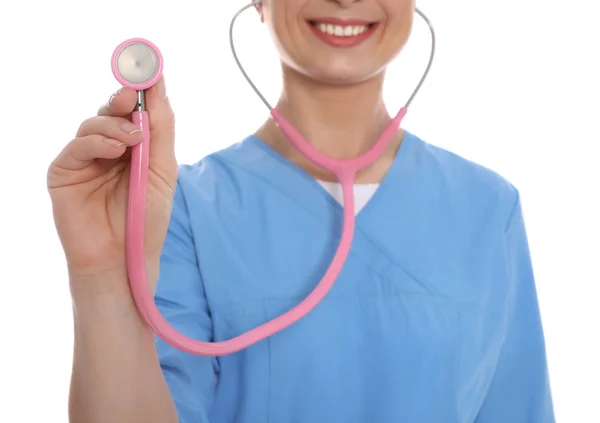 Médico con estetoscopio aislado en blanco, primer plano —  Fotos de Stock