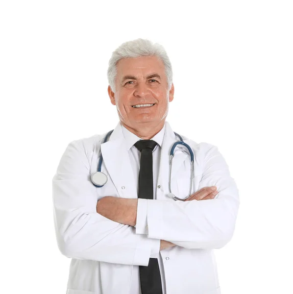 Retrato de médico masculino com estetoscópio isolado em branco. Pessoal médico — Fotografia de Stock