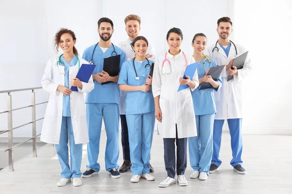 Team van medische werknemers in het ziekenhuis. Unity concept — Stockfoto