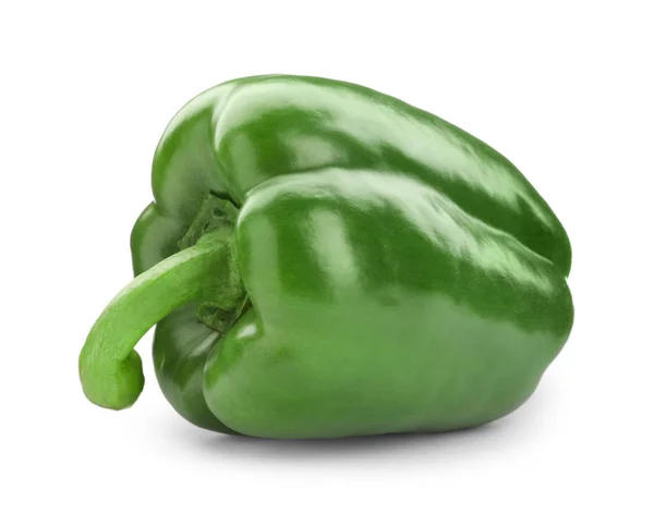 Rijpe groene paprika op witte achtergrond — Stockfoto