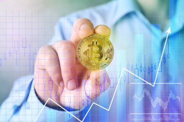 Altın bitcoin'li adamın yakından görünümü