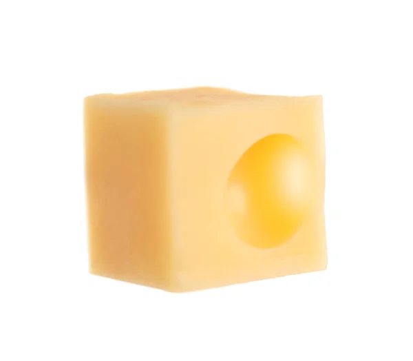 Кубик смачного сиру ізольовано на білому — стокове фото