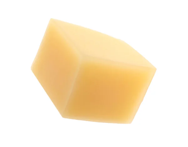 Cubo de delicioso queijo isolado em branco — Fotografia de Stock