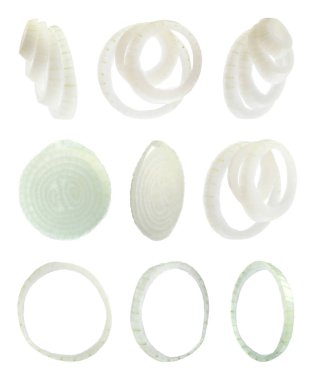 Beyaz arka planda çiğ soğan halkaları seti