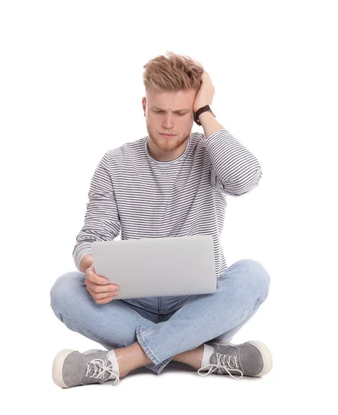 Emotionele man met laptop op witte achtergrond — Stockfoto