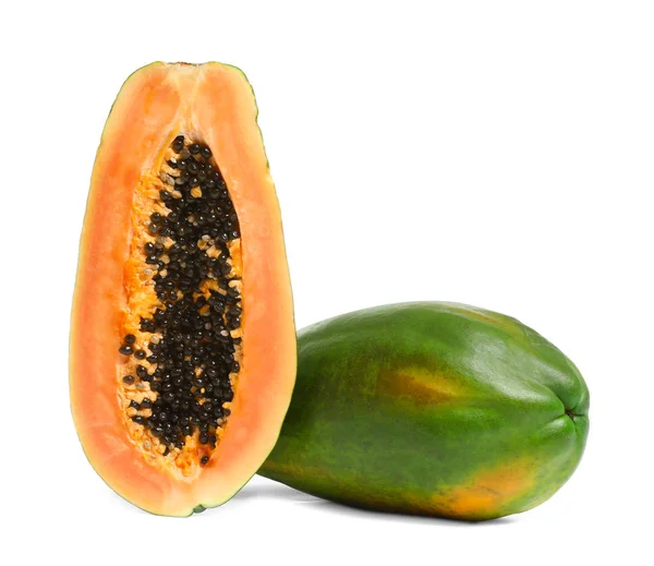 Färsk saftig mogen papaya på vit bakgrund — Stockfoto