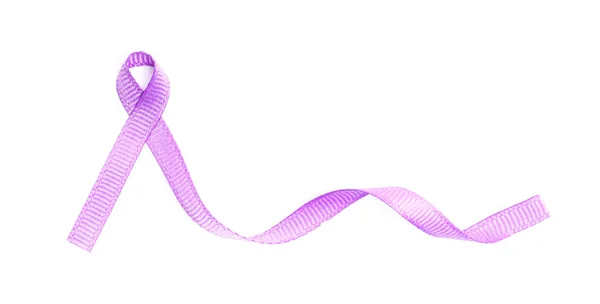 Lila Awareness Ribbon auf weißem Hintergrund, Draufsicht — Stockfoto