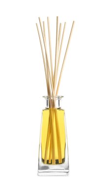 Beyaz arka planda yeni Reed hava spreyi