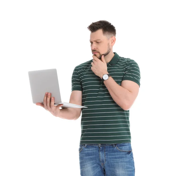 Homem emocional com laptop no fundo branco — Fotografia de Stock