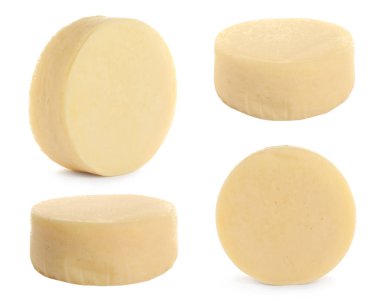 Beyaz arka planda lezzetli peynir seti