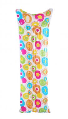 Beyaz arka planda parlak şişme yatak. Plaj aksesuarları